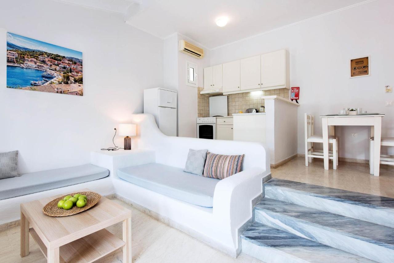 Balaris Apartments Kassiopi Exterior photo